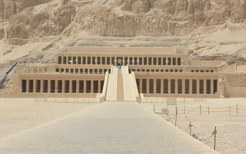 hatshepsut temple exterior view